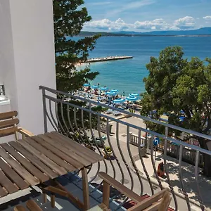  Apartman Plaza